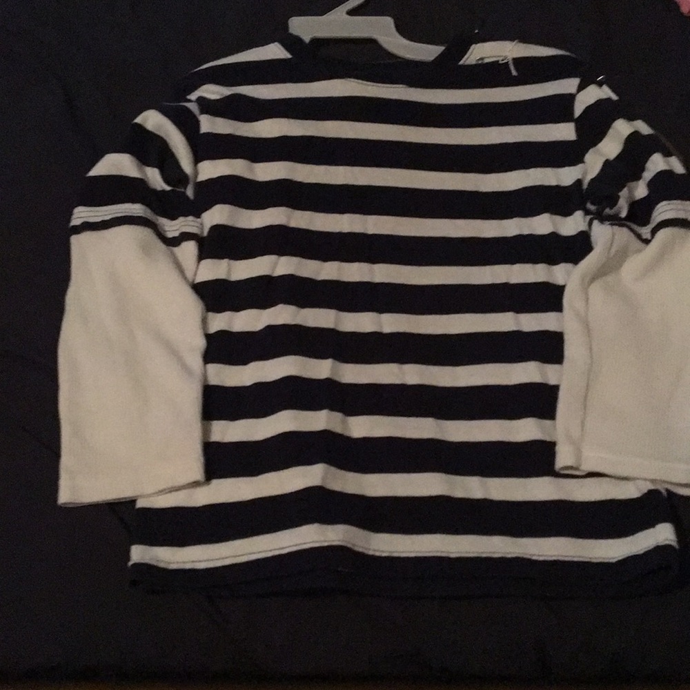 Tops - Picture 2 of 3